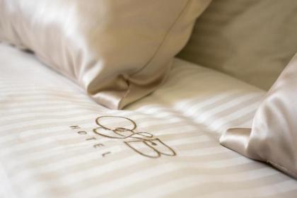 O&B Athens Boutique Hotel - image 4