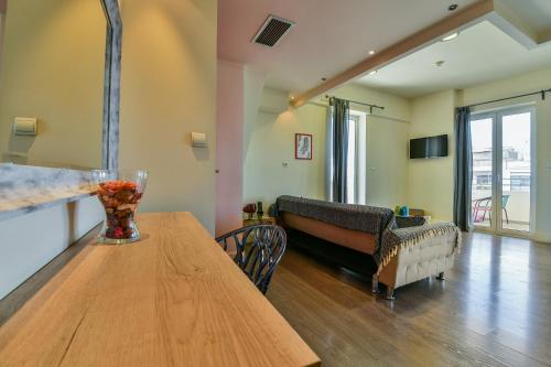 Athens Way Lofts - image 6