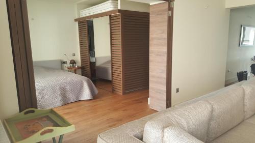 Captains 2-Bedroom Suite in Athens Nea Smyrni - main image