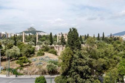 Parthenon Apartment - image 7