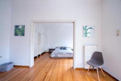 Central 5 Room Apartment - image 19