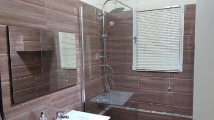 Menta errathens Apartment - Athens Center 5 BD 2 BATH - image 16