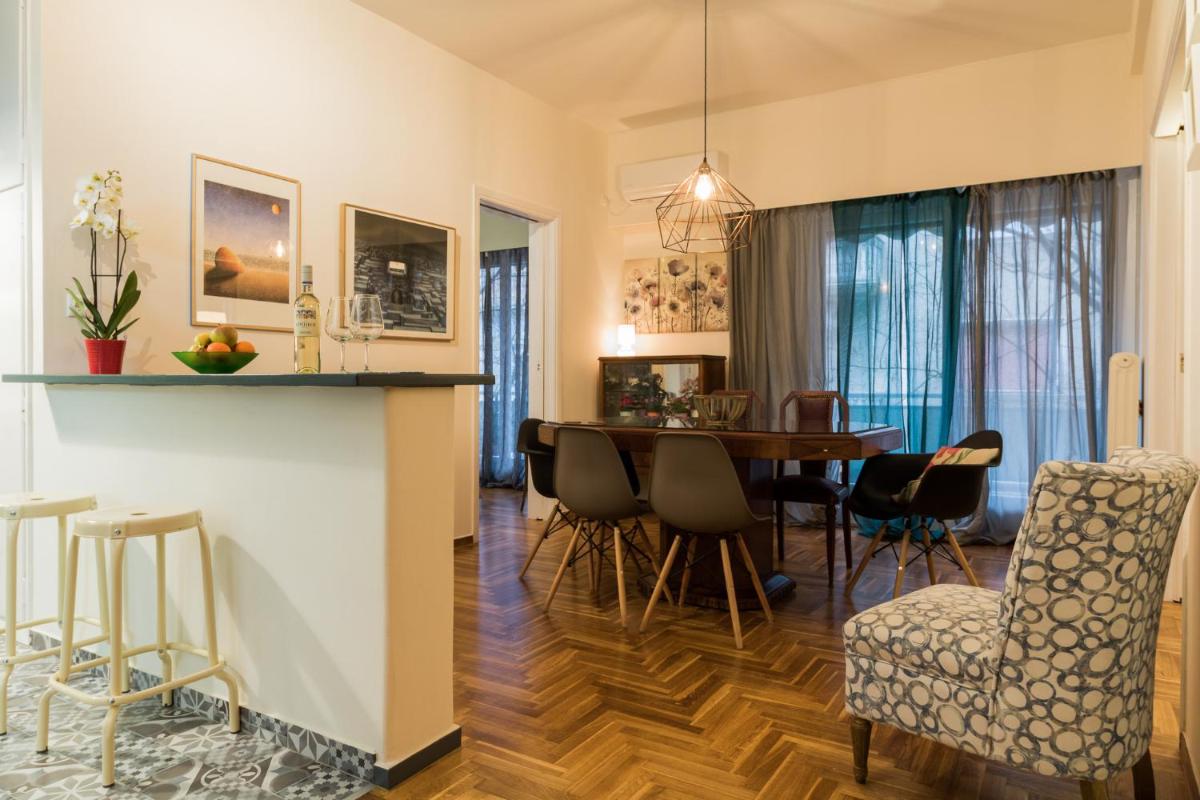 Modern-Vintage apartment by Acropolis museum - main image