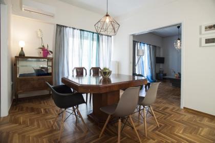 Modern-Vintage apartment by Acropolis museum - image 7