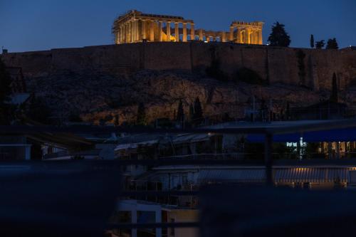 Acropolis Stylish Suite - image 6