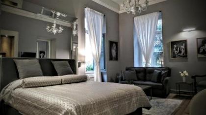 Bohemian Suites Athens - image 9