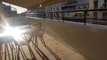 Palette Apartment Alice Blue - Athens Center 3 BD 2 BATH - image 2