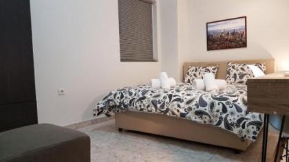 Palette Apartment Chocolate - Athens Center 6 BD 3 BATH - image 3