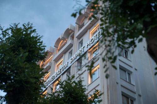 Athenaeum Smart Hotel - image 2