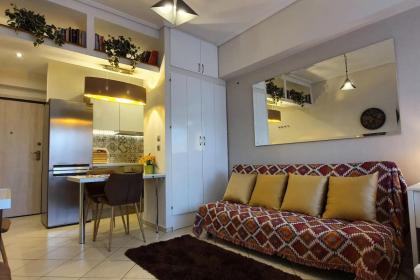 Cozy Luxury Apartment in the Heart of Athens 8-1 - image 12