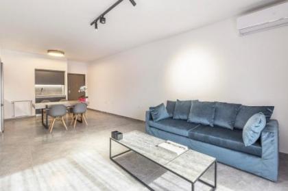 Winsome City Apartment - image 11