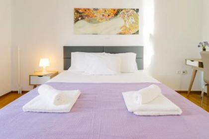 Bright 2 bedrooms apt. in the heart of Athens w stunning views to Acropolis - image 11