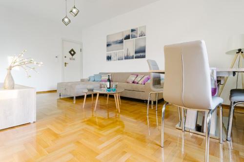 Bright 2 bedrooms apt. in the heart of Athens w stunning views to Acropolis - image 6