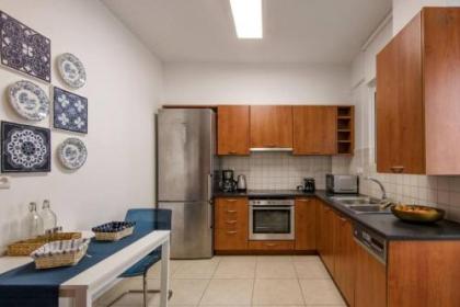 2 bedroom flat next to Acropolis - image 16