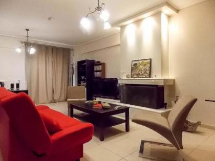 Nea Filadelfia- Spacious Apartment with Garden - image 10