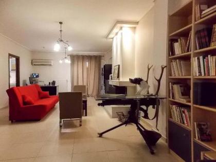 Nea Filadelfia- Spacious Apartment with Garden - image 2