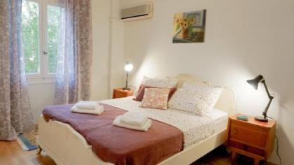 Comfortable Apartment in Kallithea by Athenian Homes - image 1