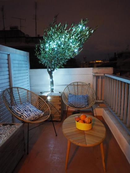 Sophia's Penthouse Apartment With Jacuzzi and Acropolis View From Big Terrace - image 7