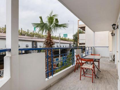 Homely Apartment in Piraeus with Balcony - image 3