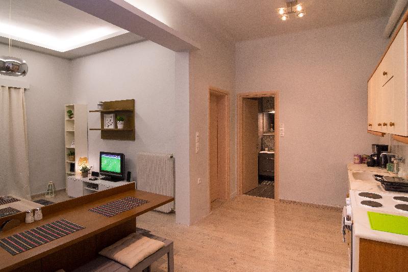 Beautiful Modern Aprt with 1BR in DT Athens! - image 3