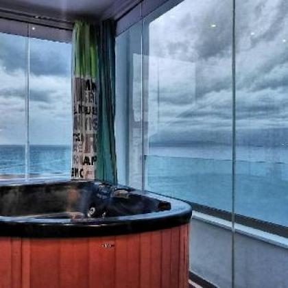 Sky&Sea Luxury Loft Suite. Jacuzzi Spa&Fireplace. - image 10