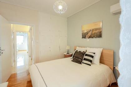 Freshly Refurbished flat in Central Koukaki - image 3