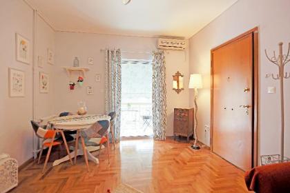 Freshly Refurbished flat in Central Koukaki - image 4