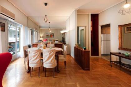 Spacious 3 Bedroom apt near Acropolis museum - image 3