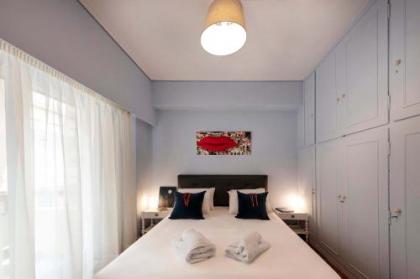 Spacious 3 Bedroom apt near Acropolis museum - image 7