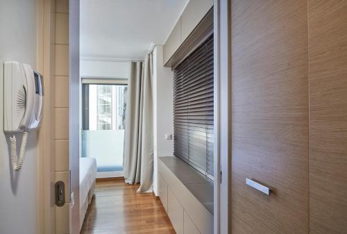 Contemporary & Comfy Apt next to Acropolis Museum - image 5