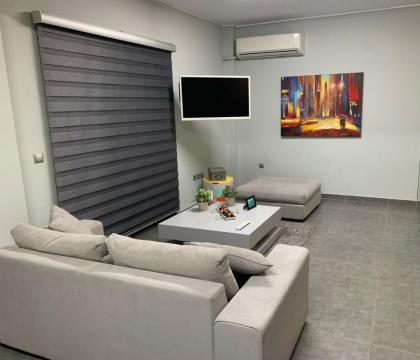 Academy's Modern Apartment near Acropolis & Metro - image 8