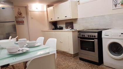 Olive Apartment- Athens Center 4 BD 1.5 BATH - image 9