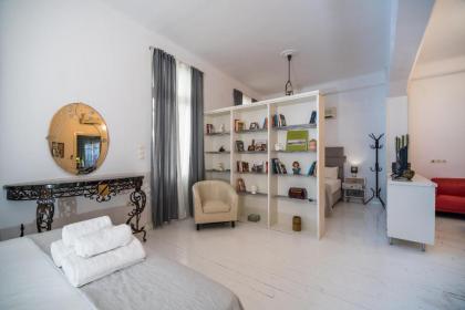 Apollonas Luxurious Apartments - image 15