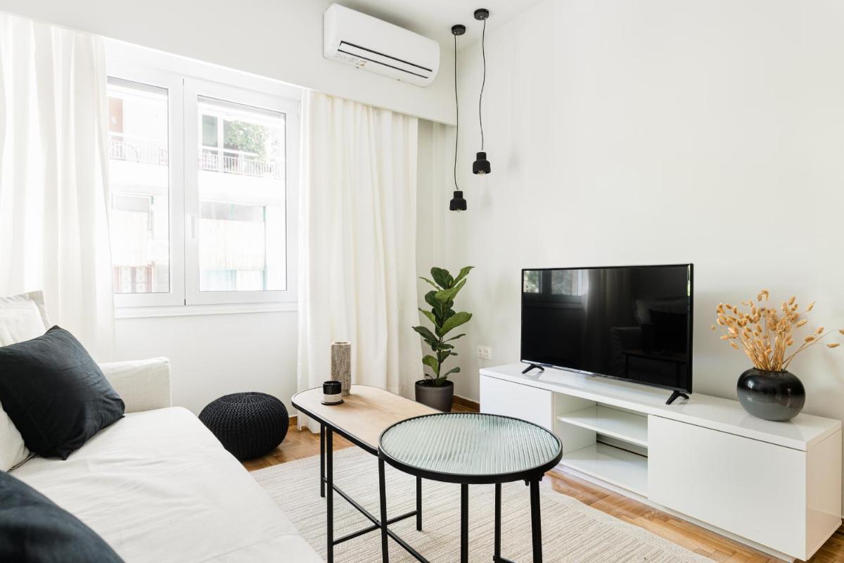 Serene 1 BR Apartment in Koukaki by UPSTREET - image 3