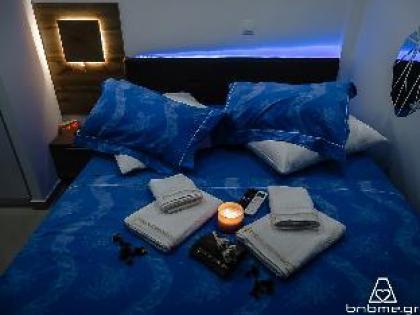 B.1 LUXURY SUITE PRIVAT JACUZZI ACROPOLIS VIEW - image 13