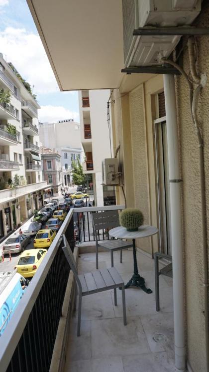 A few steps away from Syntagma and Plaka by Athenian Homes - image 20