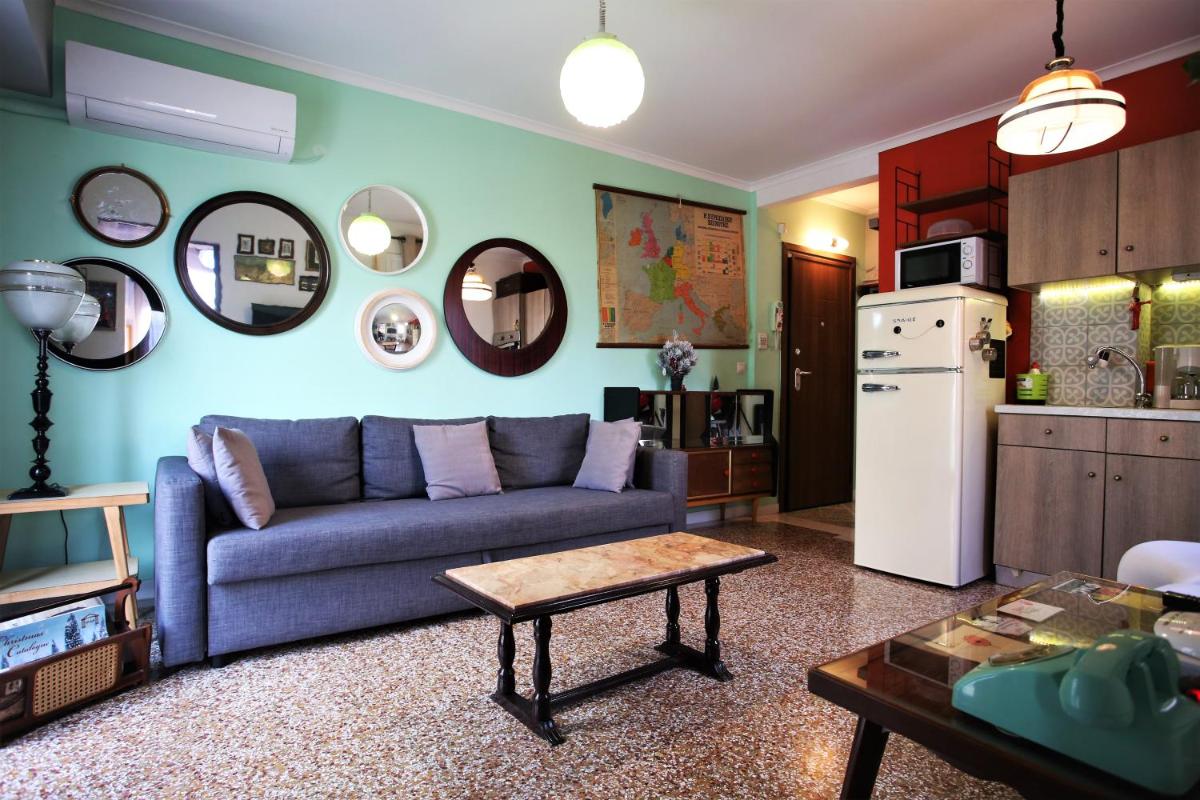 Vintage Apartment - image 6