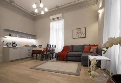 Sophisticated apartment in Syntagma by GHH - image 2