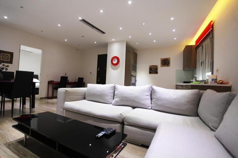 Olvias Apartment - main image