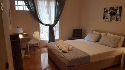 Begonia-Athens Center 6 BD 25 BATH Athens 