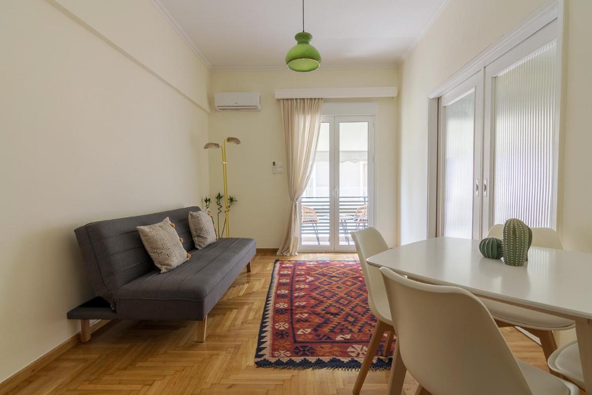 Bright and Spacious 2-bedrooms Apartment in Athens - main image