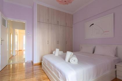 Bright and Spacious 2-bedrooms Apartment in Athens - image 13