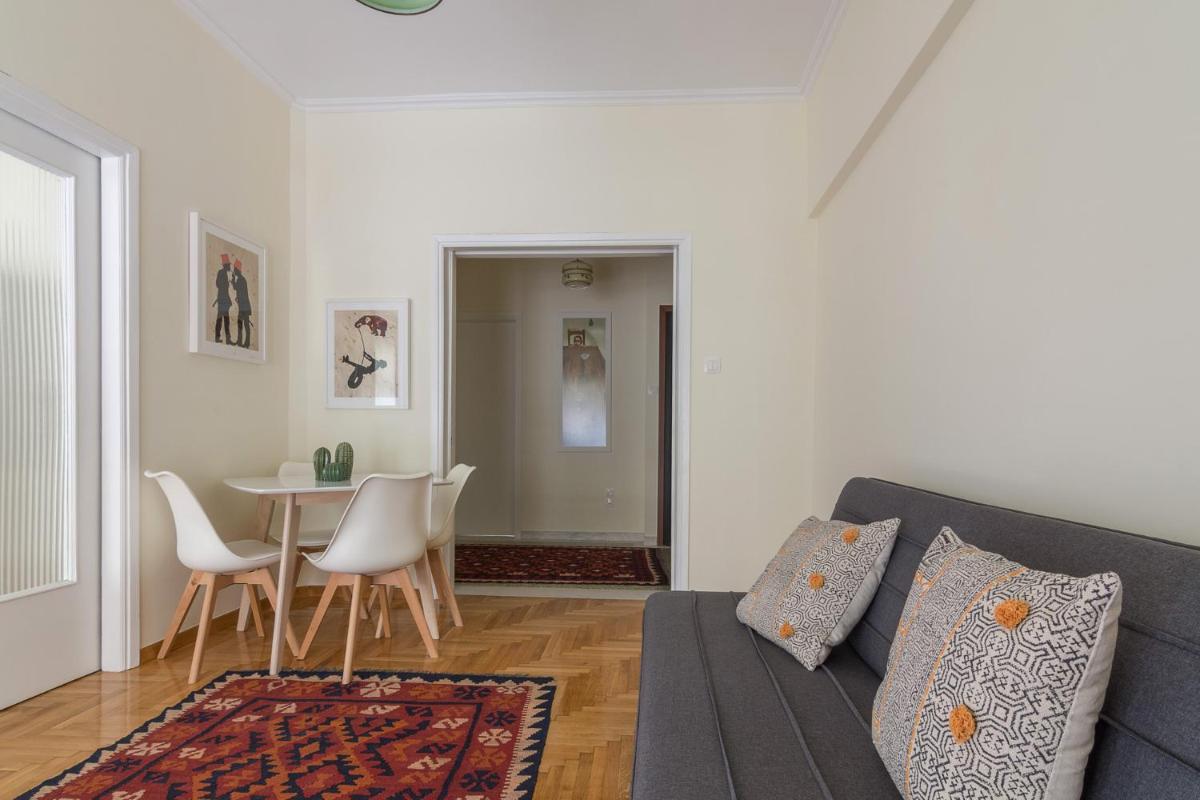 Bright and Spacious 2-bedrooms Apartment in Athens - image 4