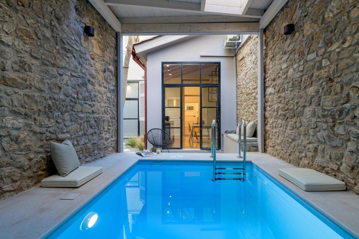 Incomparable Plaka's Luxury Apt Private Pool - main image