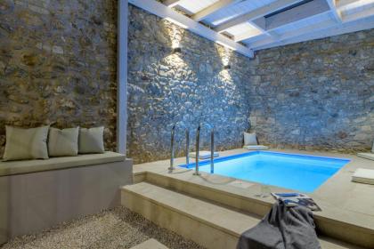 Incomparable Plaka's Luxury Apt Private Pool - image 6