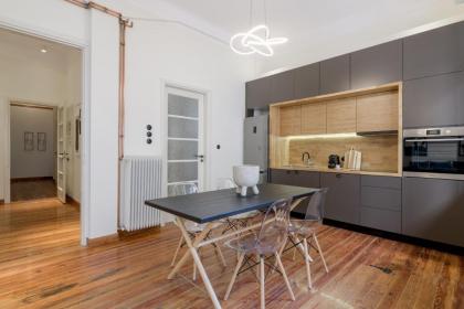 3bdr Modern Design & Bright Interiors in Plaka - image 7