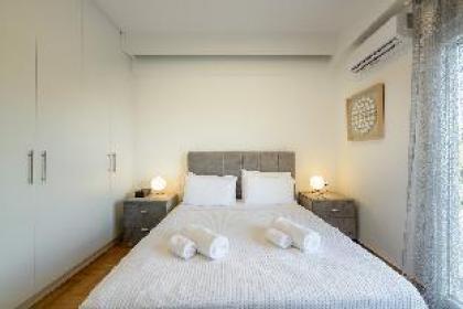 Lush Emerald apt. in the heart of Athens! - image 10