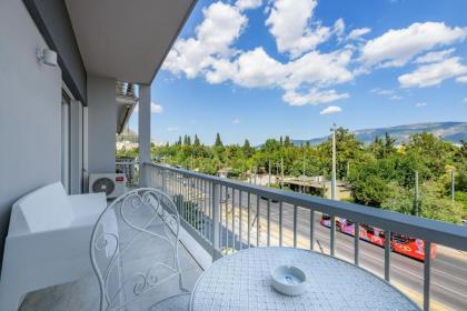 Lush Emerald apt. in the heart of Athens! - image 15