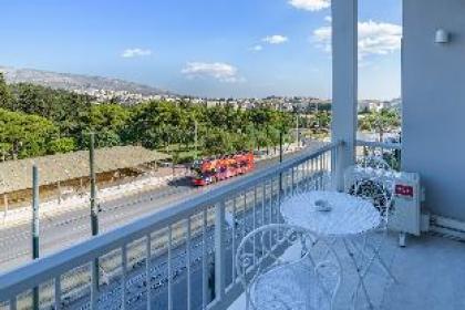 Lush Sapphire apt. in the heart of Athens! - image 11