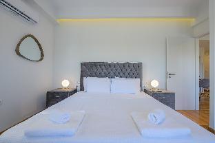 Lush Sapphire apt. in the heart of Athens! - image 6